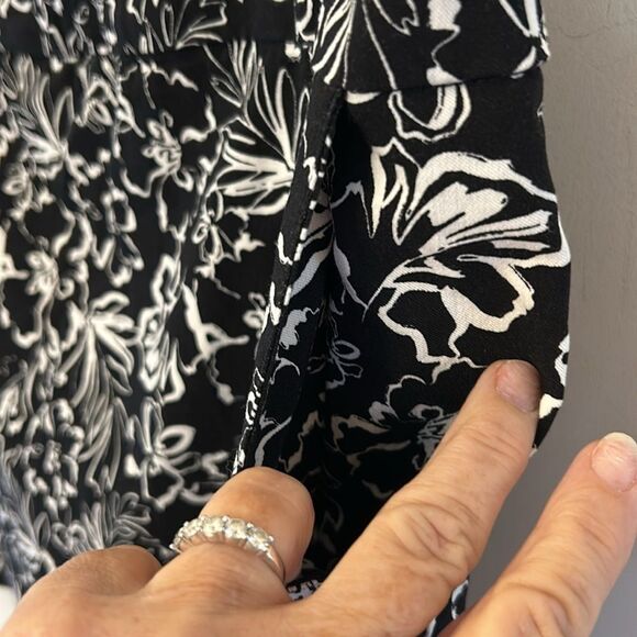 Zac & Rachel black white floral pull on skort Size XL EUC - Picture 4 of 8